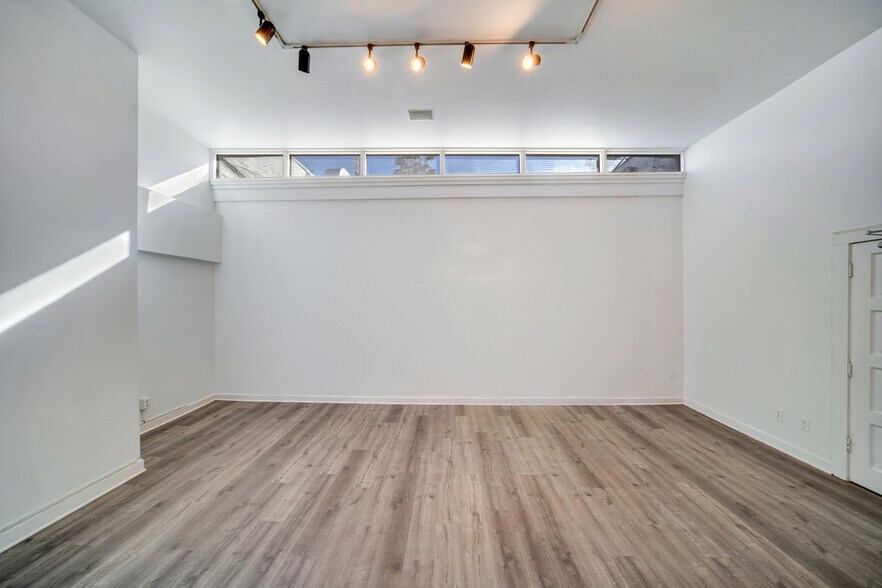 More Photos Of 1427 3rd Street Promenade, Santa Monica Storefront Retail Office For Lease