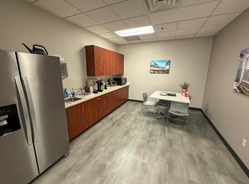 More Photos Of 3555 9th St NW, Rochester Light Manufacturing For Lease