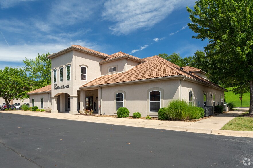 More Photos Of 5209 Village Pky, Rogers Office For Sale