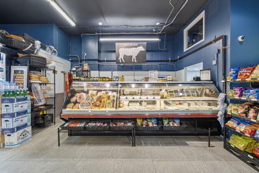 More Photos Of 14206 41st Ave, Flushing Supermarket For Lease