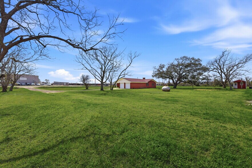 More Photos Of 1839 Henderson rd, Angleton Land For Sale