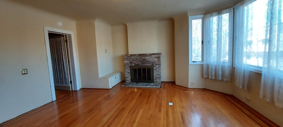 More Photos Of 310-312 1st St, Marysville Office Residential For Lease