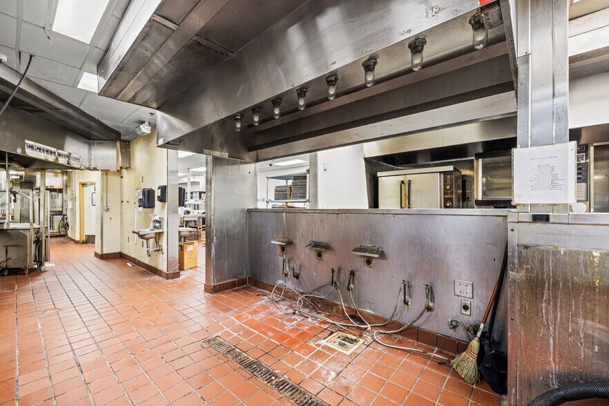 More Photos Of 4940 Watt Ave, North Highlands Restaurant For Sale