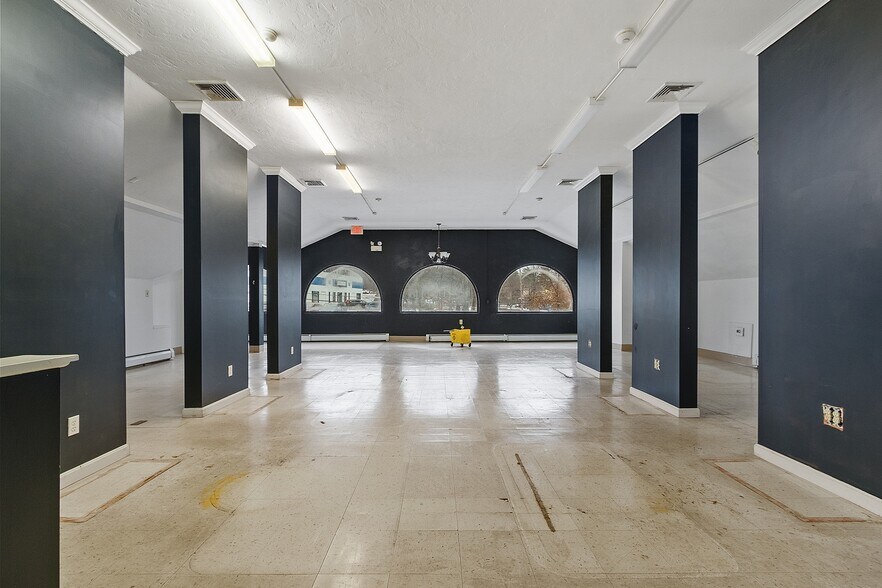 More Photos Of 1123 South St, Fitchburg Restaurant For Sale