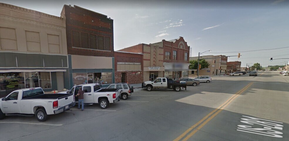 More Photos Of 320 S Main St, Pratt Office For Sale