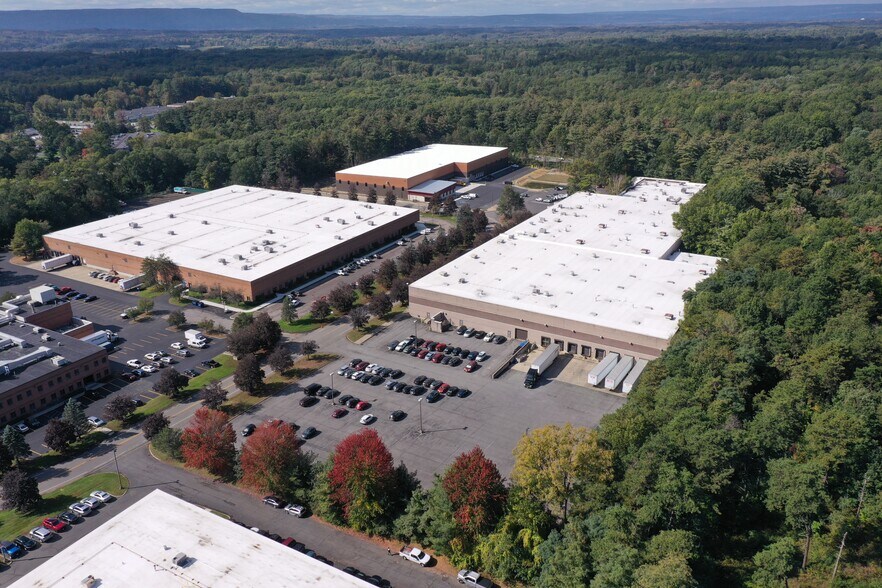 More Photos Of 38 Corporate Cir, Albany Distribution For Lease