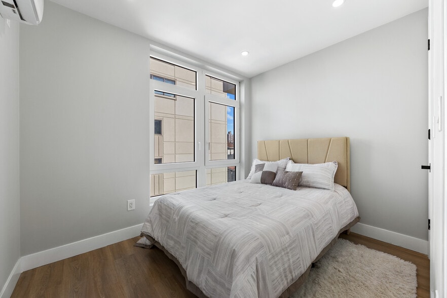 More Photos Of 31 Brighton 2nd Pl, Brooklyn Apartments For Sale