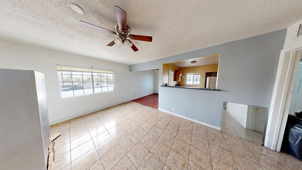 More Photos Of 530 E Oakey Blvd, Las Vegas Apartments For Sale