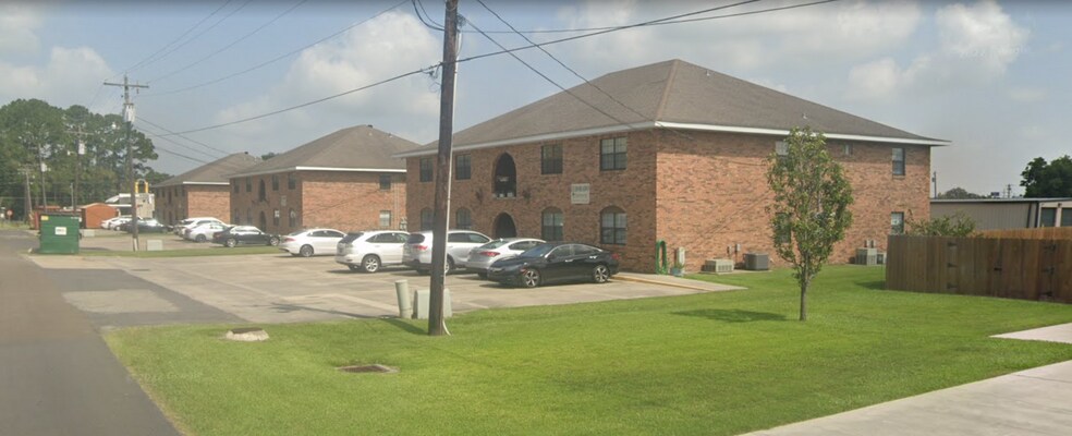 More Photos Of 111-131 Teresa Dr, Saint Martinville Apartments For Sale