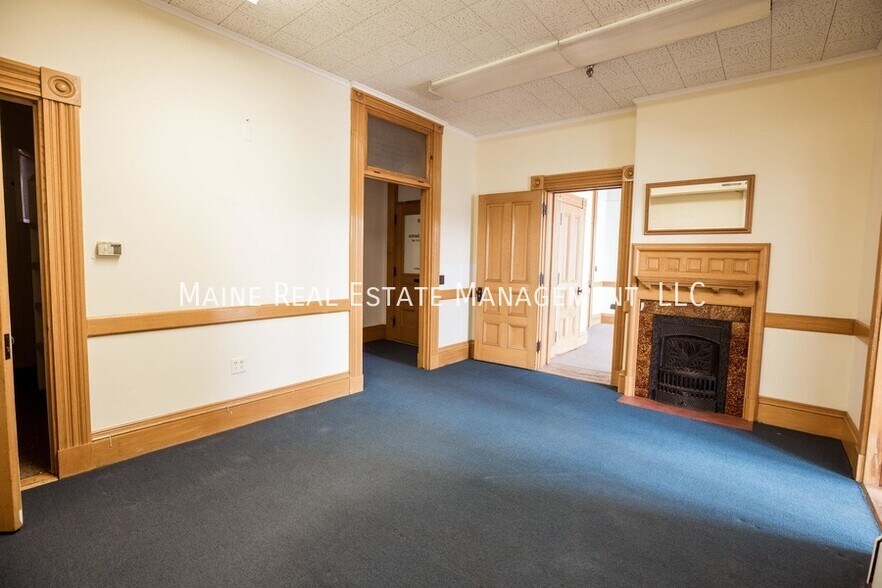 More Photos Of 15 Columbia St, Bangor Office Residential For Lease