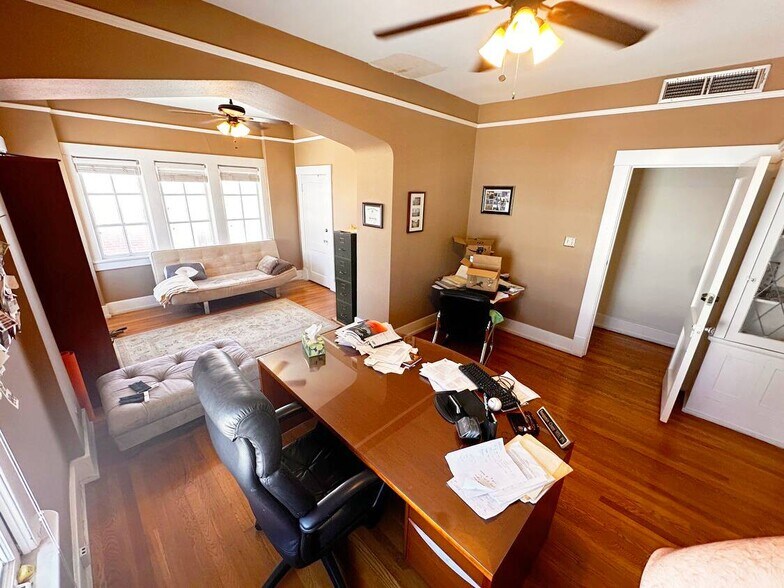 More Photos Of 1700 N Mesa St, El Paso Medical For Lease