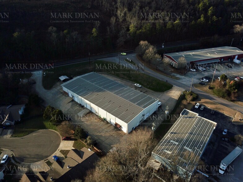 More Photos Of 40 Commerce Dr, Pelham Showroom For Sale