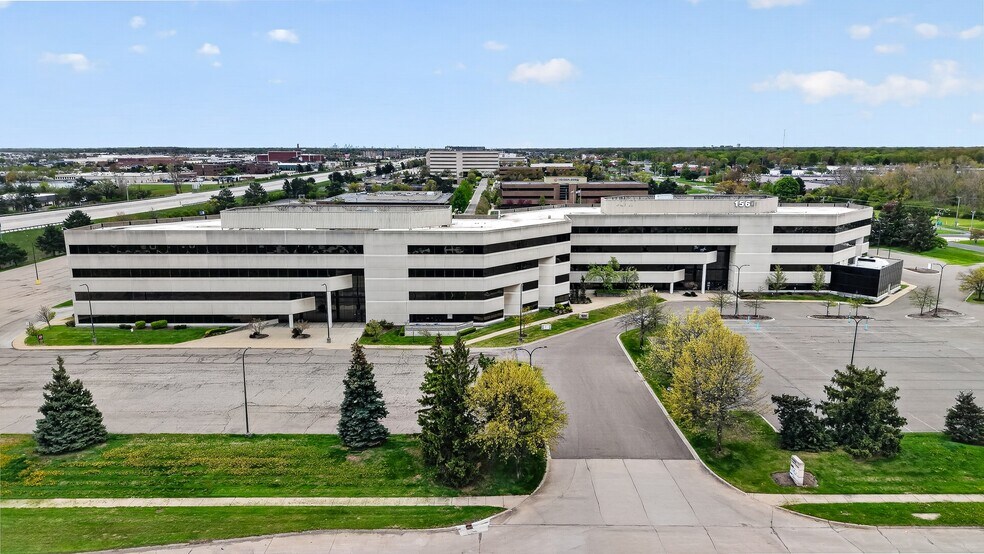 More Photos Of 1560 E Maple Rd, Troy Medical For Lease