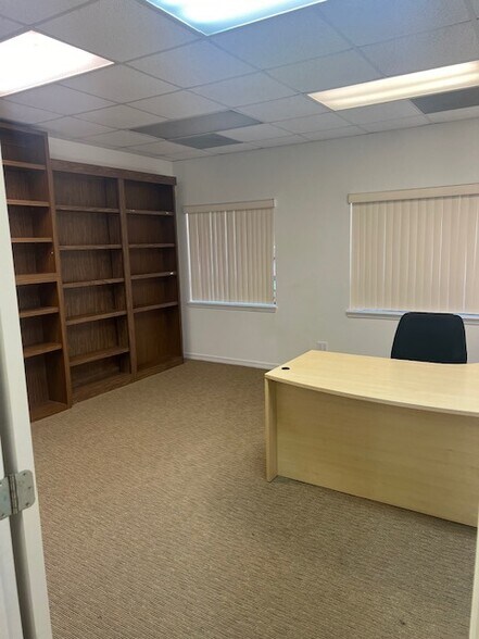 More Photos Of 12511 World Plaza Ln, Fort Myers Medical For Sale