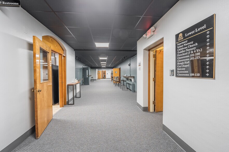 More Photos Of 327 S Smithville Rd, Dayton Religious Facility For Sale