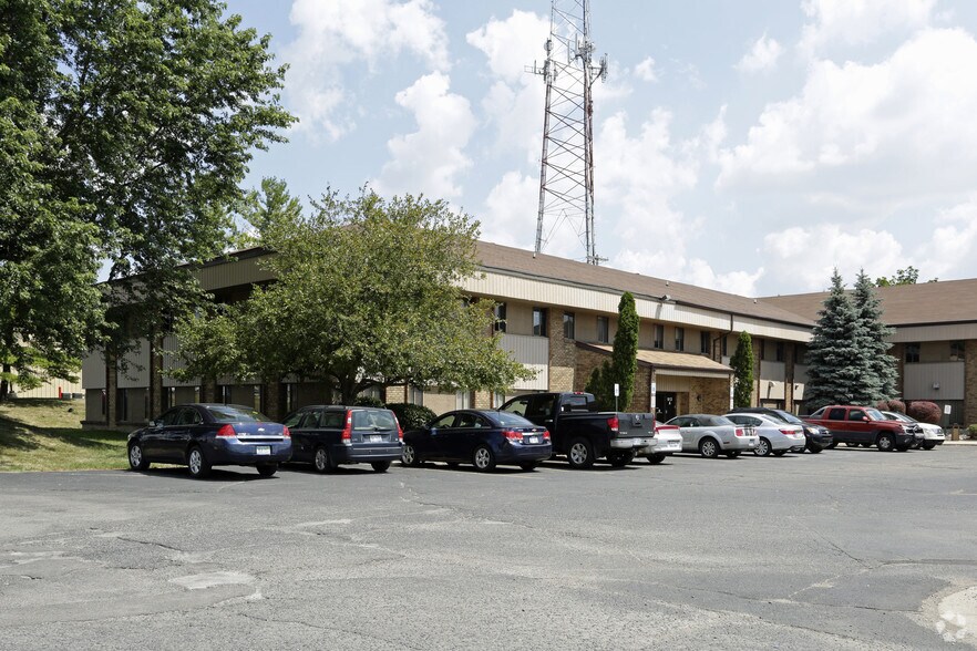 More Photos Of 913 W Holmes Rd, Lansing Medical For Lease