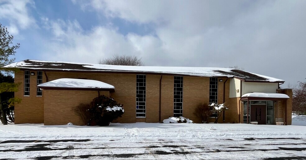 More Photos Of 27500 Marquette St, Garden City Specialty For Sale