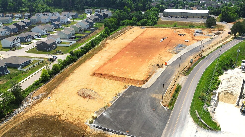 More Photos Of 3030 Amherst Rd, Knoxville Flex For Lease