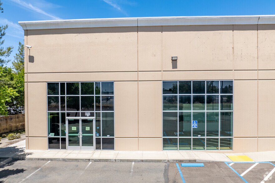More Photos Of 3991 N Freeway Blvd, Sacramento Warehouse For Lease