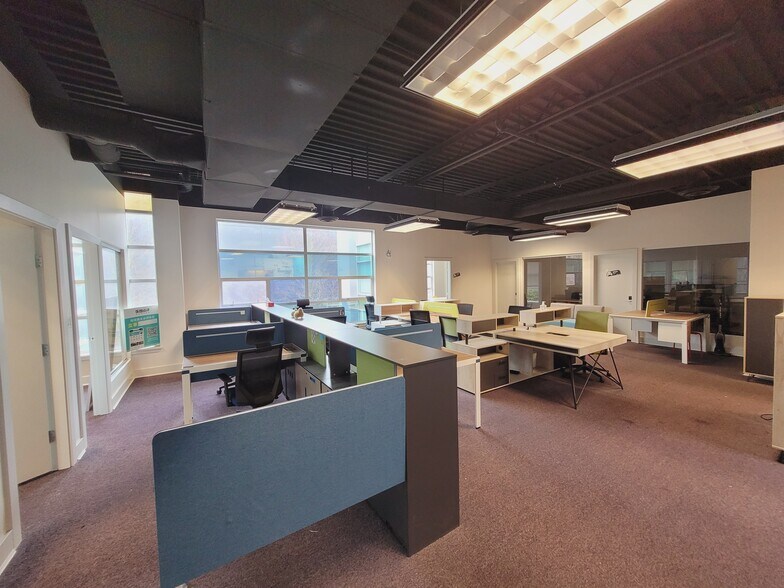 More Photos Of 5489 Byrne Rd, Burnaby Light Manufacturing For Sale