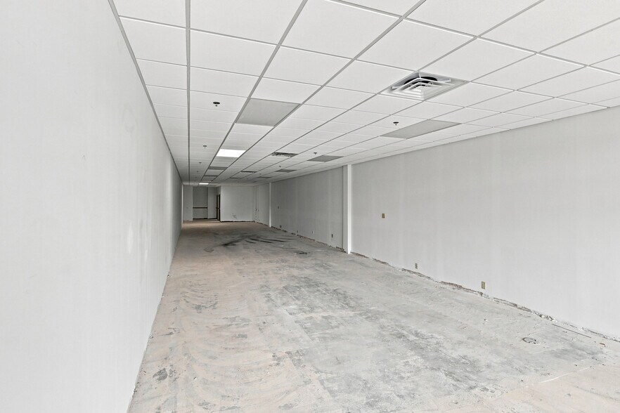 More Photos Of 62 Providence Pike, Putnam Freestanding For Lease