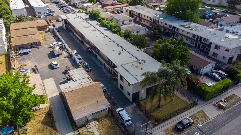 More Photos Of 634 W 92nd St, Los Angeles Apartments For Sale