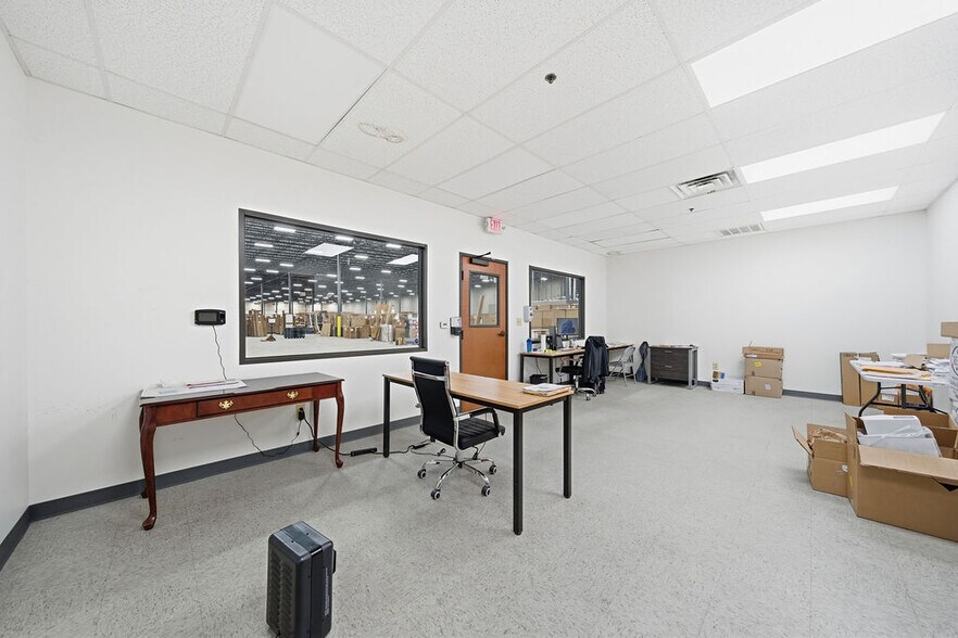 More Photos Of 5500 Mid Cities, Schertz Warehouse For Lease