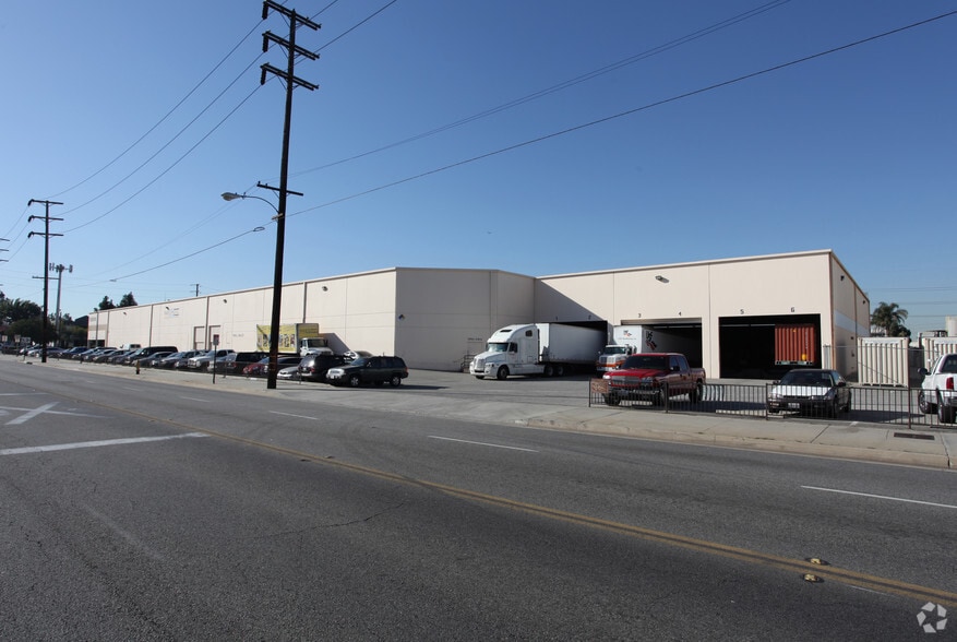 More Photos Of 5899 Downey Rd, Vernon Distribution For Lease