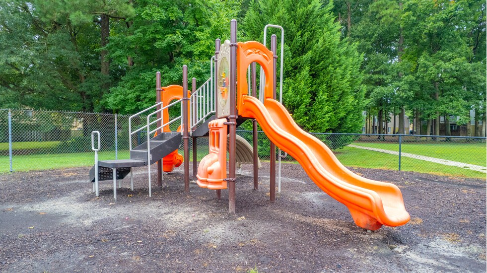 More Photos Of 104 Landmark Ct, Newport News Apartments For Sale