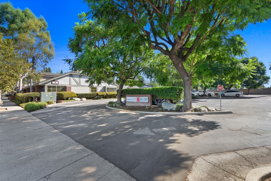 More Photos Of , Santa Ana Office For Sale