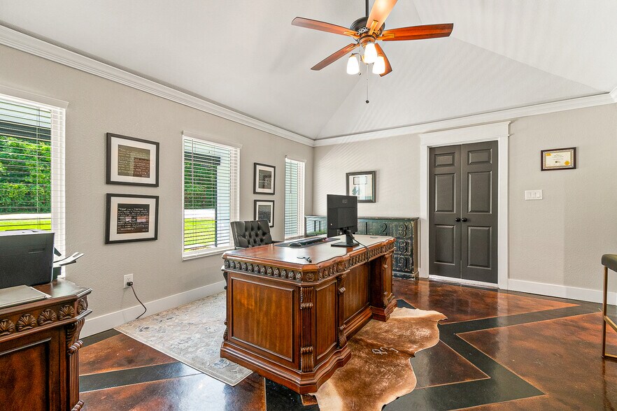 More Photos Of 5110 Treaschwig Rd, Spring Specialty For Sale