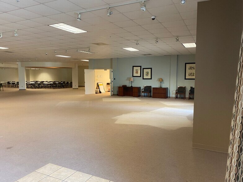 More Photos Of 7168 Moore Dr, Southaven Freestanding For Lease