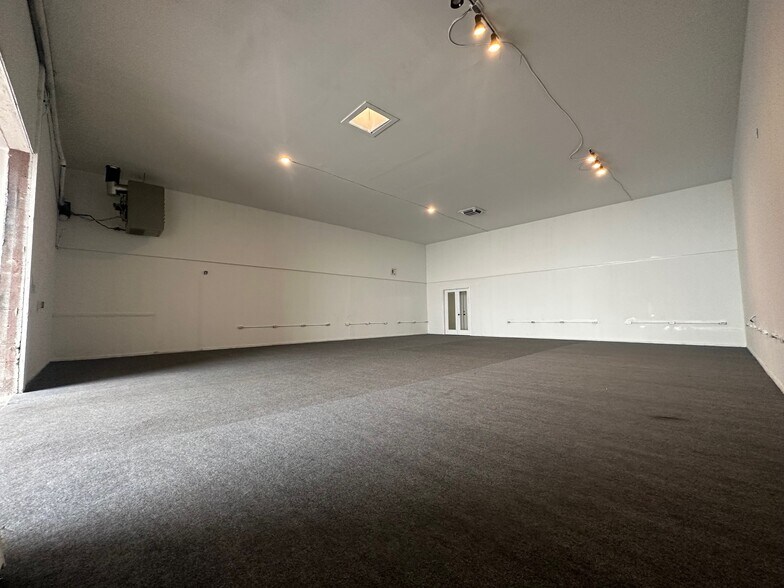 More Photos Of 3721 S 250 W, Ogden Storefront Retail Office For Lease