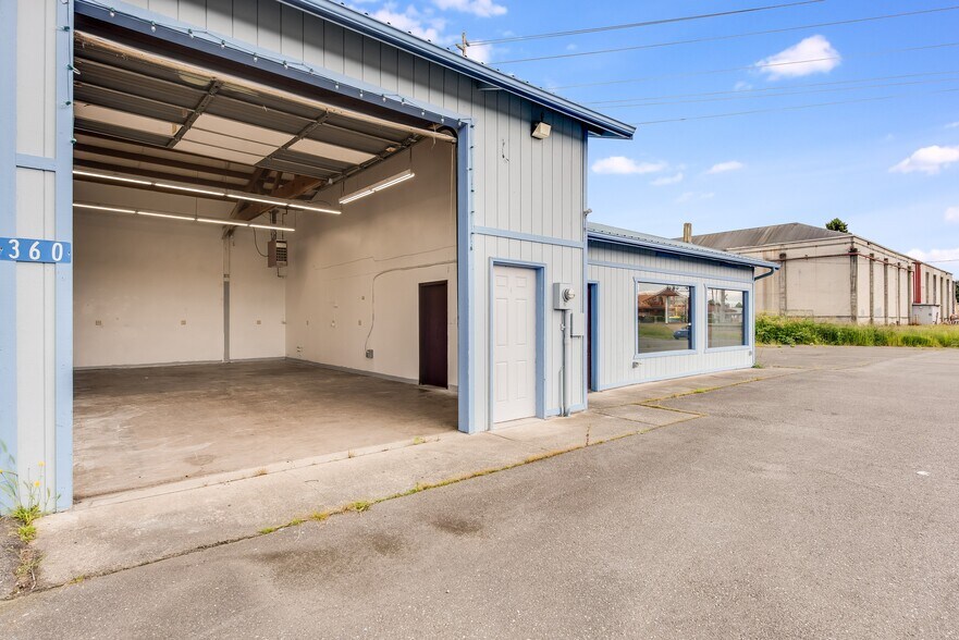 More Photos Of 360 S Burlington Blvd, Burlington Office For Sale