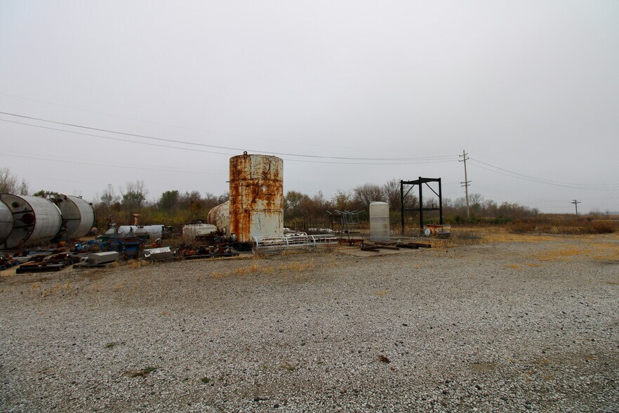 More Photos Of 7350 IL-111, South Roxana Specialty For Sale