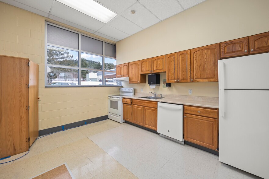 More Photos Of 13640 State Route 22, Canaan Office For Sale