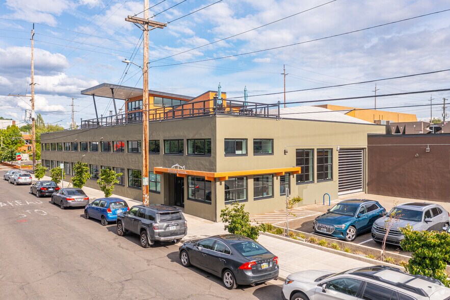 More Photos Of 1306-1380 SE 9th Ave, Portland Loft Creative Space For Lease