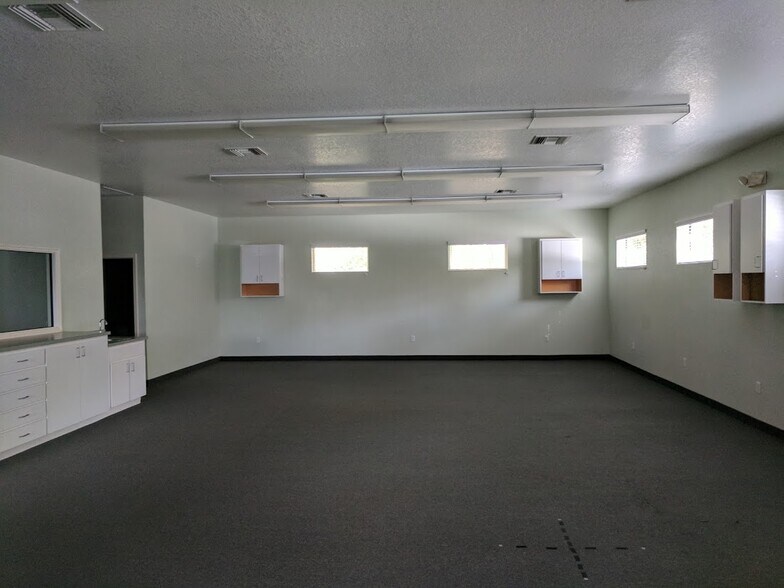 More Photos Of 150 SE 17th St, Ocala Office For Sale