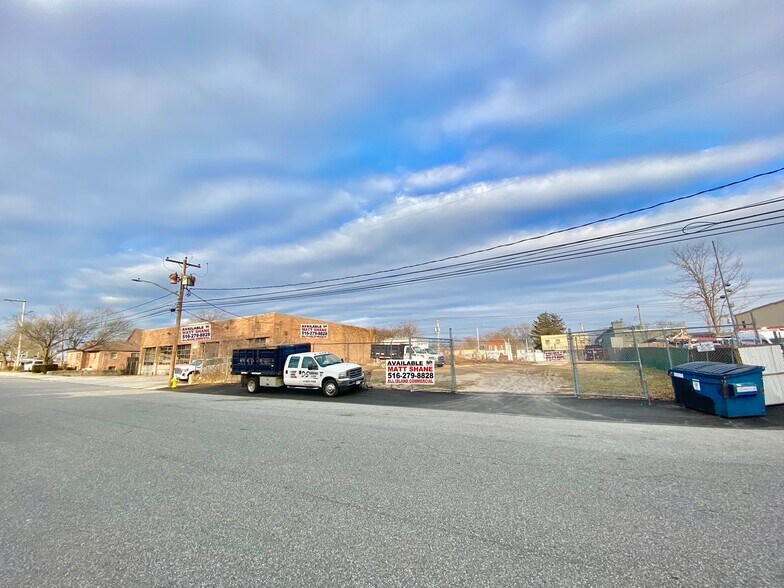 More Photos Of 1822-1836 Deer Park Ave, Deer Park Auto Repair For Sale