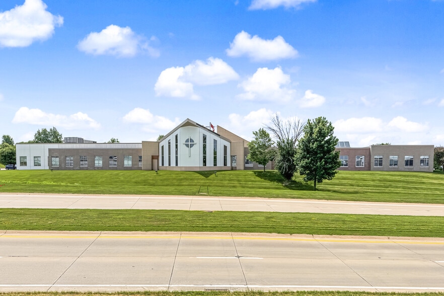 More Photos Of 2301 Rittenhouse St, Des Moines Religious Facility For Sale