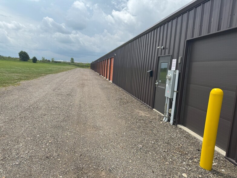 More Photos Of 2851 Business Pl SE, Massillon Self Storage For Sale