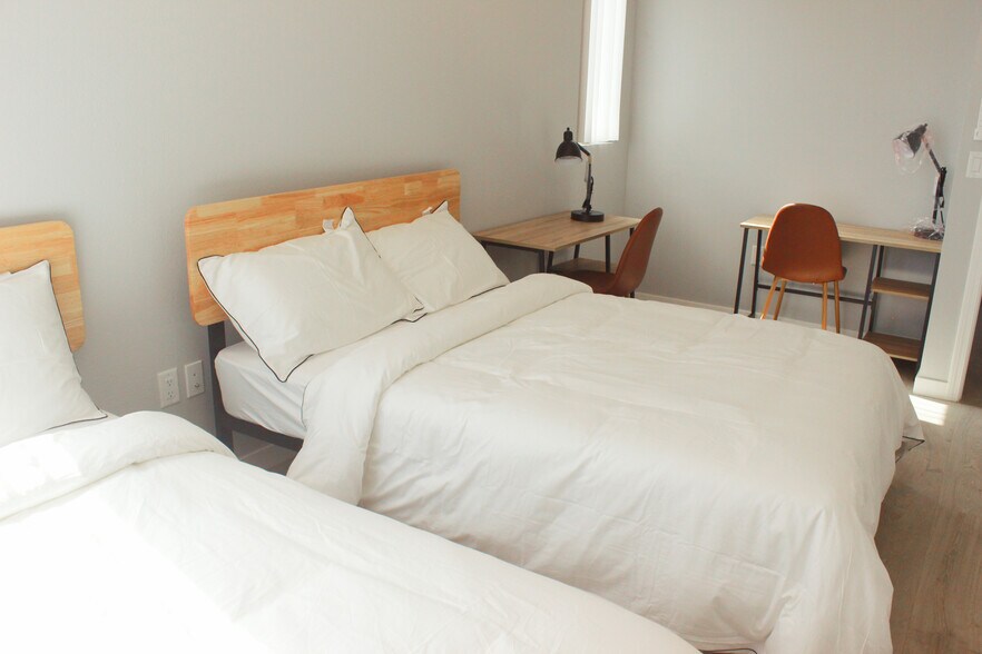 More Photos Of 1259 W 36th Pl, Los Angeles Apartments For Sale