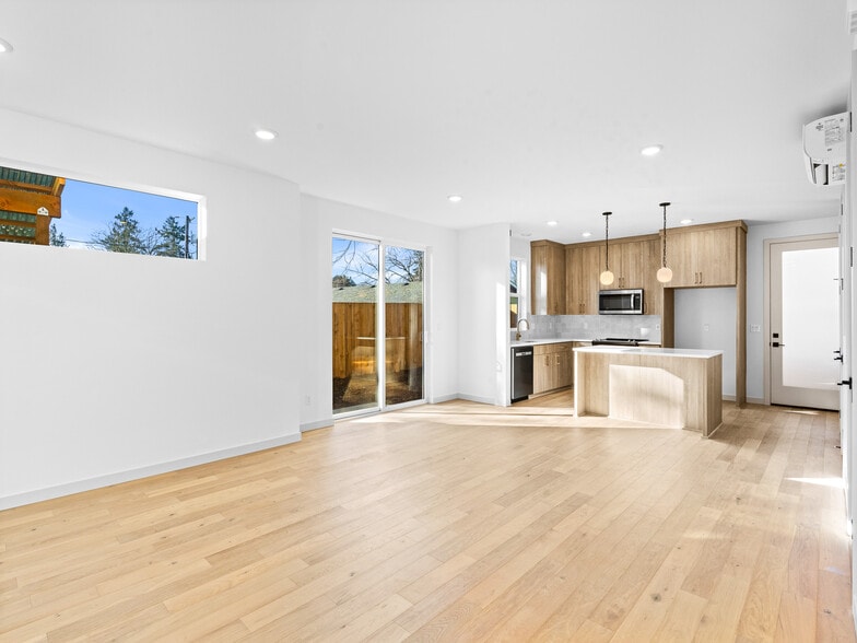 More Photos Of 7468 Tolman St, Portland Multifamily For Sale