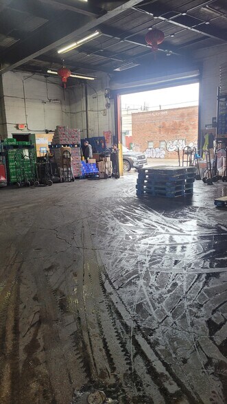 More Photos Of 7202 51st Ave, Woodside Industrial For Sale