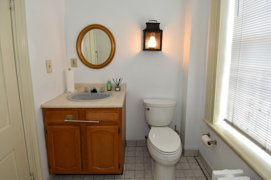 More Photos Of 109-111 S Fairfax St, Alexandria Office For Sale