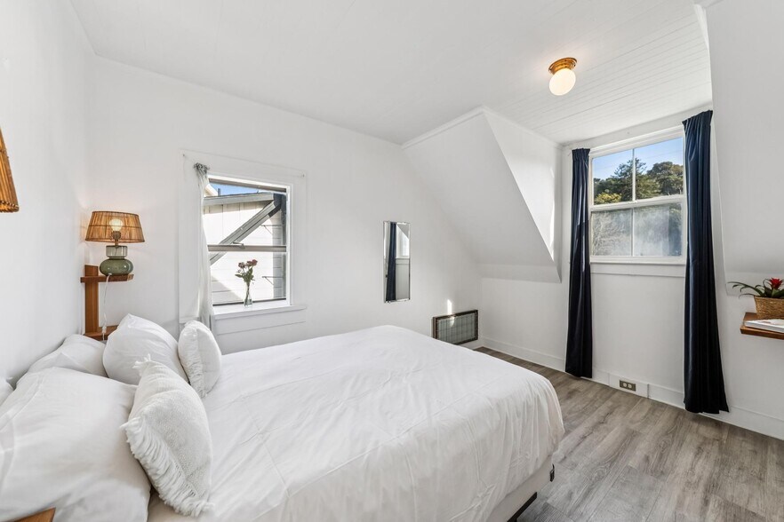 More Photos Of 11 Wharf Rd, Bolinas General Retail For Sale