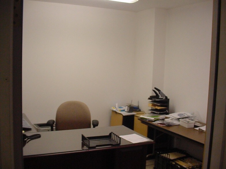 More Photos Of 741 Mike McCarthy Way, Green Bay Light Manufacturing For Sale