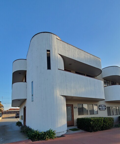 More Photos Of 121-125 W El Portal, San Clemente Office For Lease