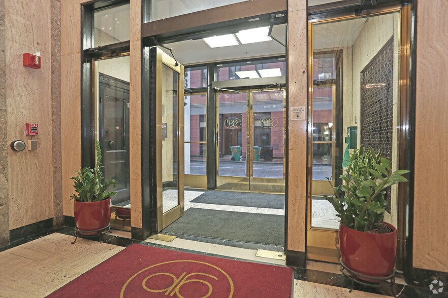 More Photos Of 837 Gravier St, New Orleans Apartments For Lease