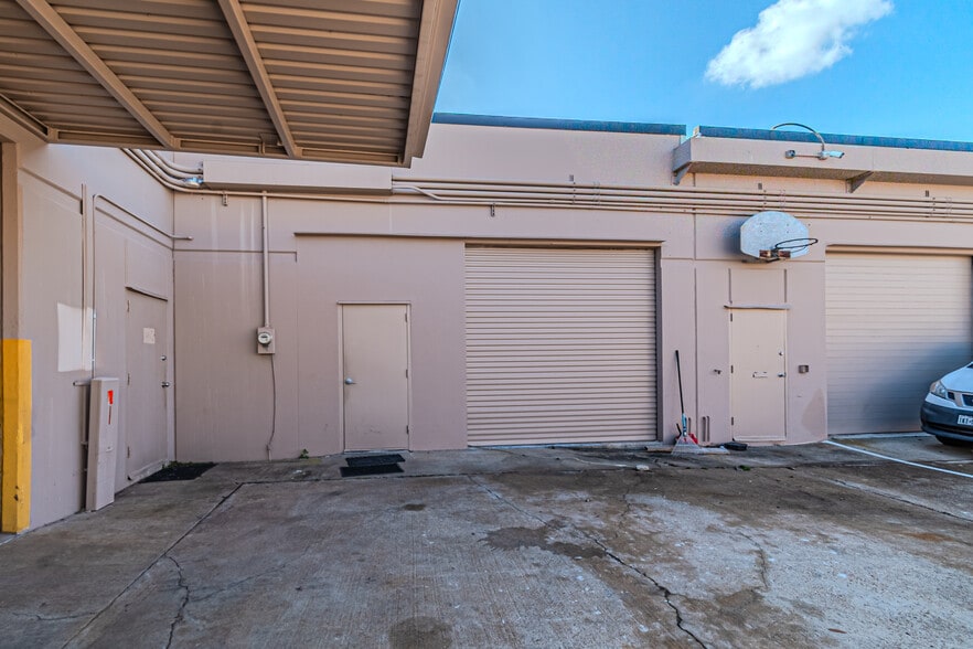 More Photos Of 16522-16536 Park Row, Houston Light Distribution For Lease